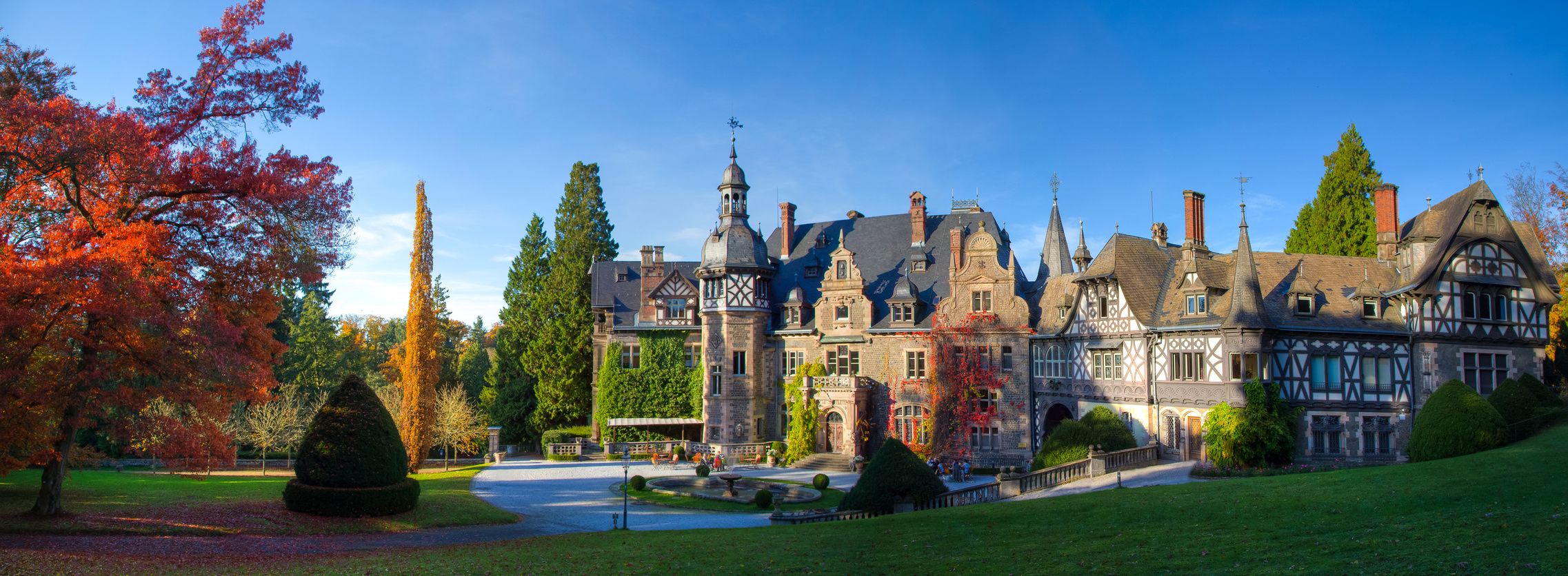 Schloss Rauischholzhausen im Herbst 150dpi